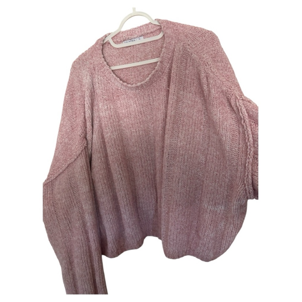 Arizona Jean co pink sweater. Size XL. It’s in good condition.